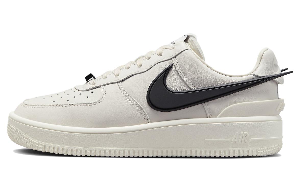 ナイキ NIKE エアフォース1 ロー NIKE AIR FORCE 1 LOW スニーカー ホワイト ブラック メンズ レディース ローカット