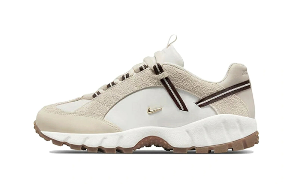 ナイキ Nike Jacquemus x エアフュマラ LX Air Humara LX スニーカー レディース