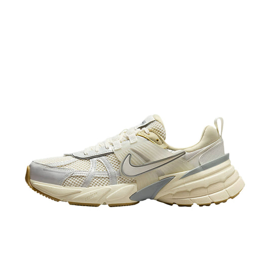 ナイキ Nike V2K Run スニーカー カーキ ウィメンズ