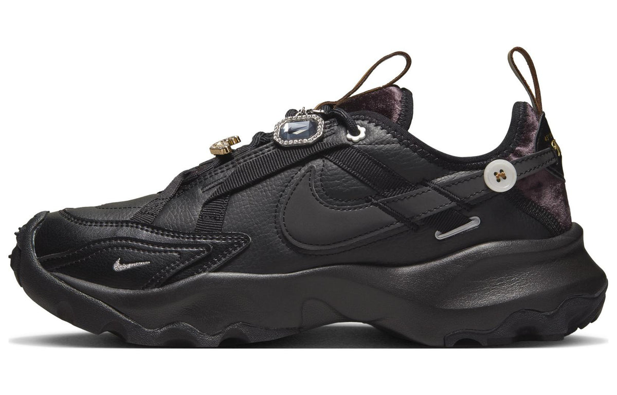 ナイキ Nike TC7900 スニーカー レディース