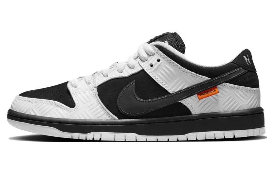 TIGHTBOOTH × Nike Dunk SB Low コラボスニーカー ユニセックス