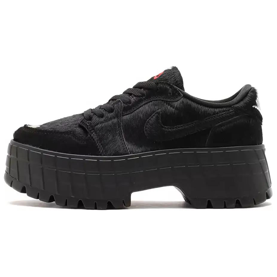 Jordan 1 Low Brooklyn Black Gym Red IB7210-006 スニーカー レディース